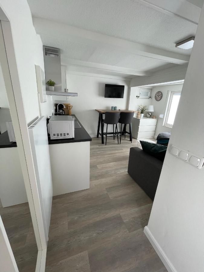 Juna Laboe Exterior foto